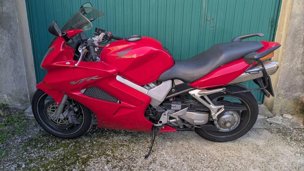 Honda VFR 800 (2002 - 05) (8)