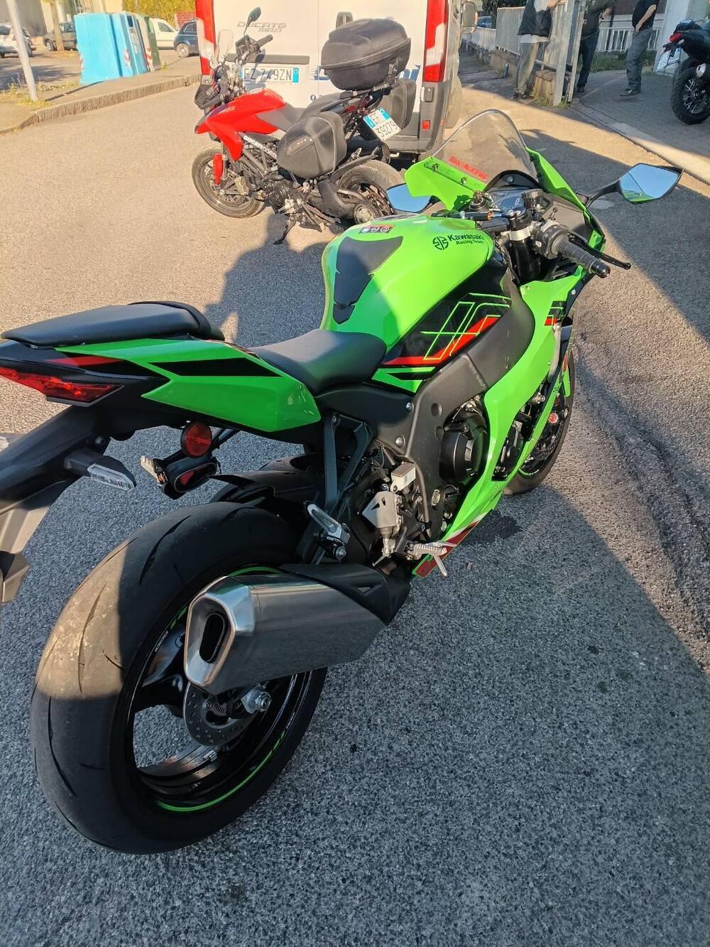 Kawasaki Ninja 1000 ZX-10R (2021 - 25) (4)