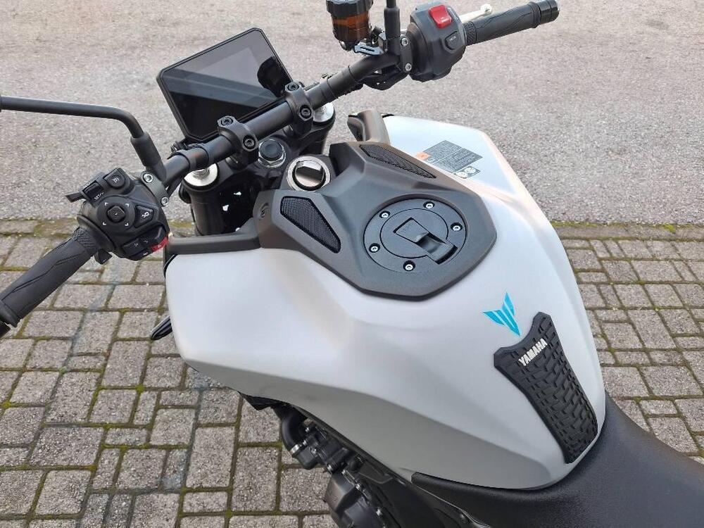 Yamaha MT-09 Y-AMT (2024 - 26) (4)