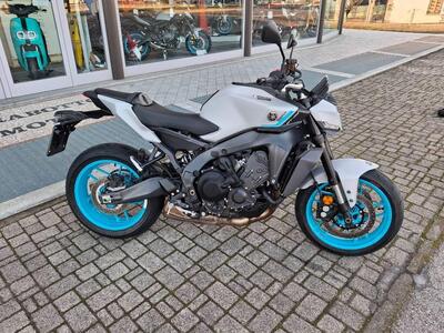 Yamaha MT-09 Y-AMT (2024 - 26) usata