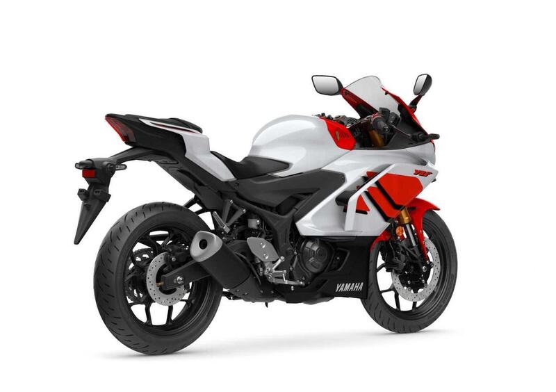 Yamaha YZF R3 YZF R3 70th (2026) (3)