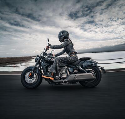 Benda presenta la V-Cruiser Darkflag 500 Commander