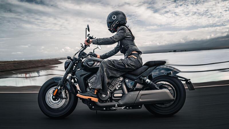 Benda presenta la V-Cruiser Darkflag 500 Commander