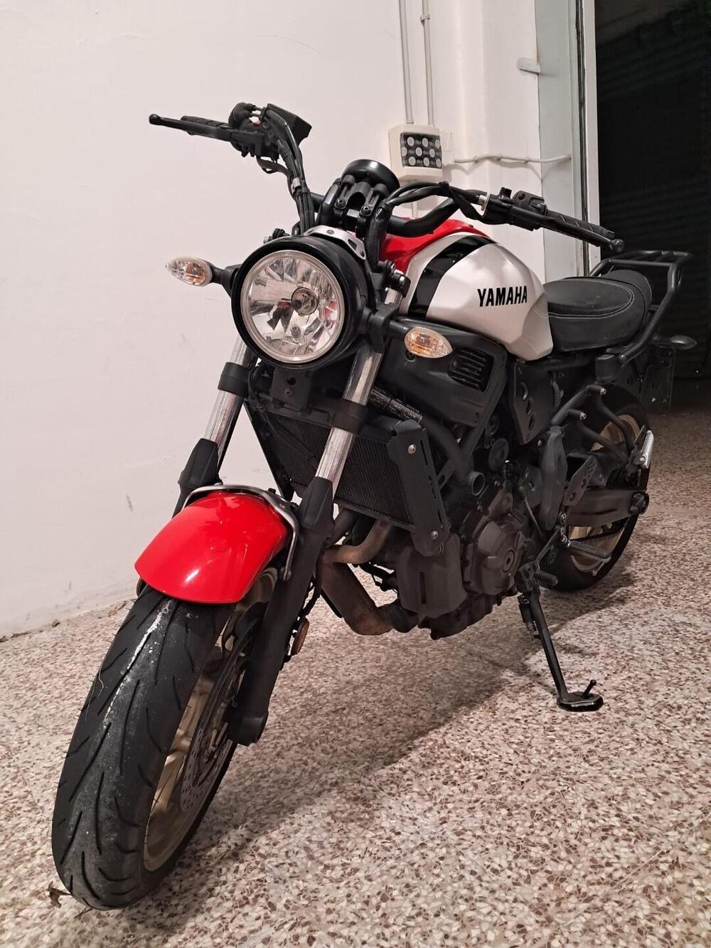 Yamaha XSR 700 (2021) (2)