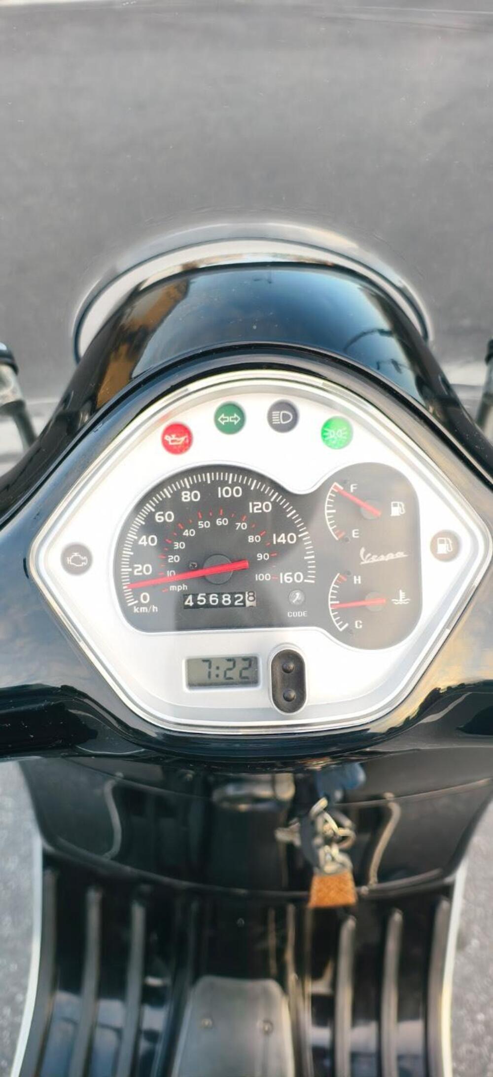 Vespa GTS 300 Super (2008 - 16) (9)