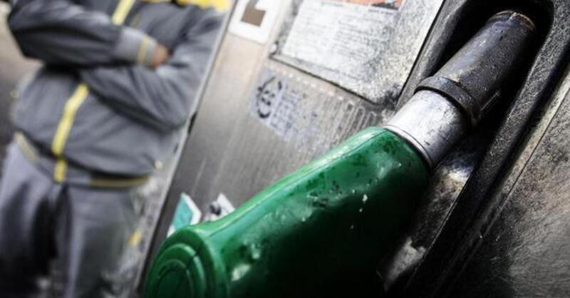Caro carburanti, pesante stangata a Pasqua