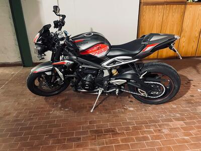 Triumph Street Triple RS (2020 - 22) usata