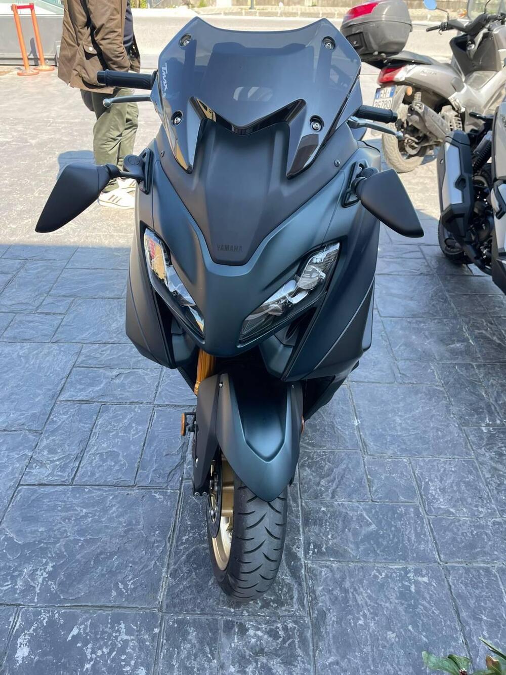 Yamaha T-Max 560 (2022 - 24) (4)