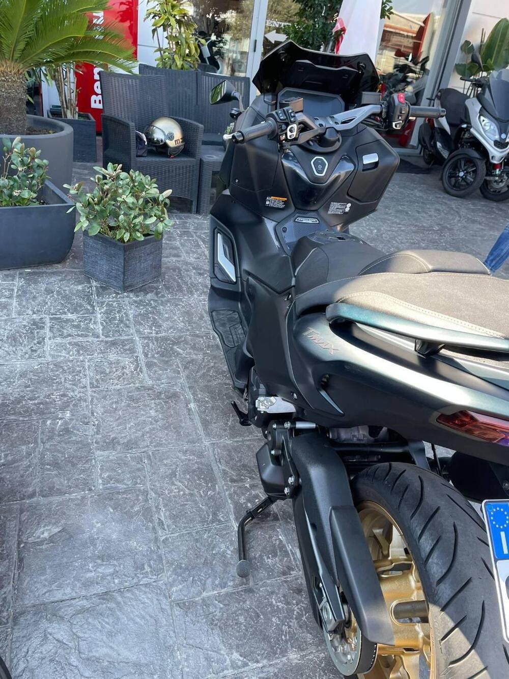 Yamaha T-Max 560 (2022 - 24) (5)