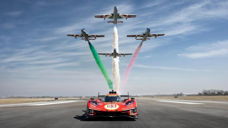 Ferrari incontra le Frecce Tricolori: la 499P vola (quasi) a Rivolto