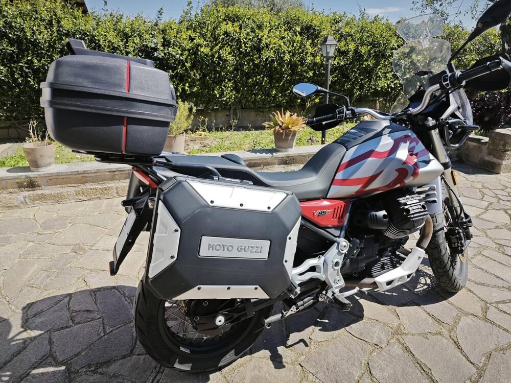 Moto Guzzi V85 TT Travel (2020) (5)