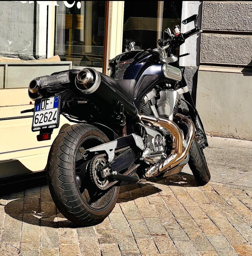 Yamaha MT-01 (2005- 11) (2)