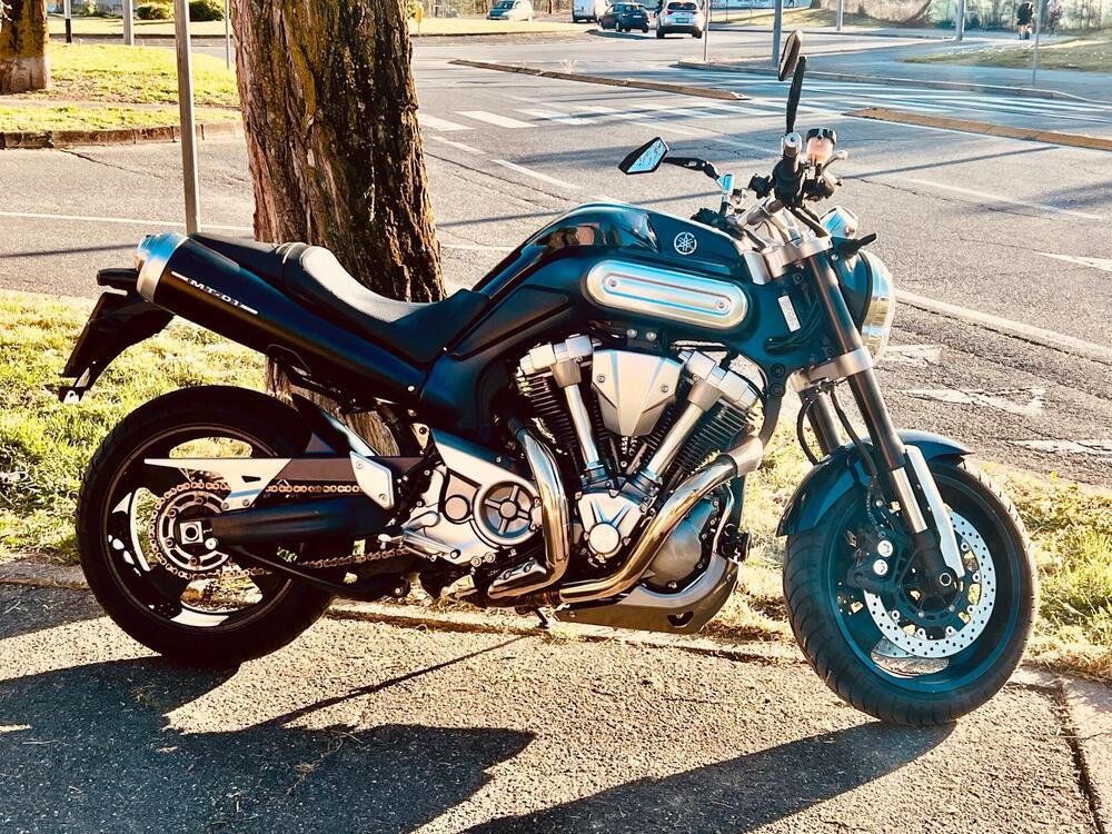 Yamaha MT-01 (2005- 11) (5)