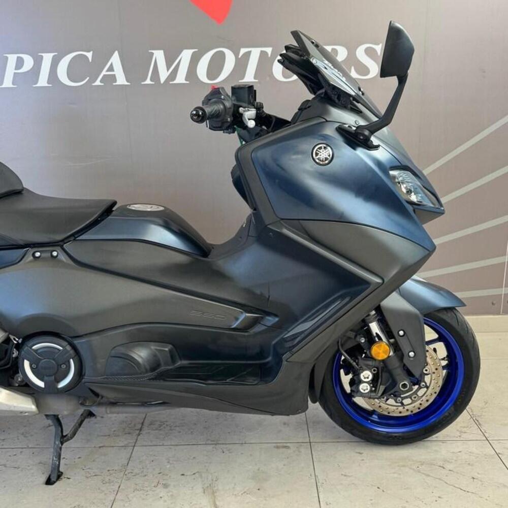 Yamaha T-Max 560 (2022 - 24) (3)