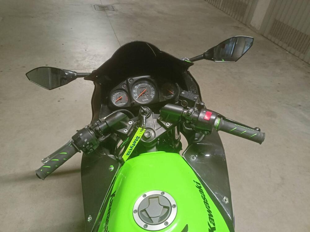 Kawasaki Ninja 250 R (2007 - 13) (4)