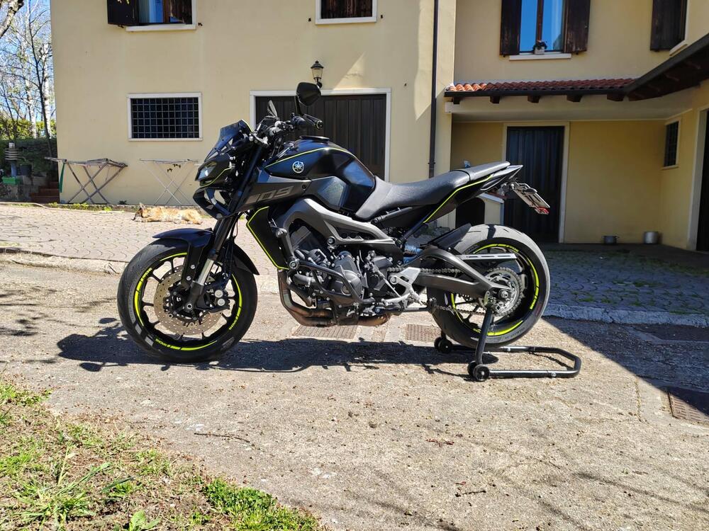 Yamaha MT-09 (2017 - 20) (3)