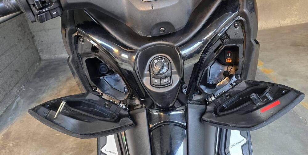 Yamaha X-Max 300 Iron Max (2019 - 20) (3)