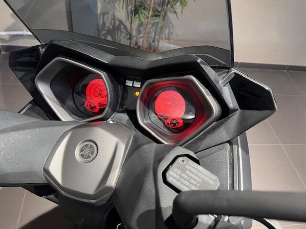 Yamaha X-Max 125 ABS (2017) (3)