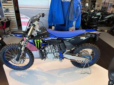 Yamaha YZ 250 (2024) usata