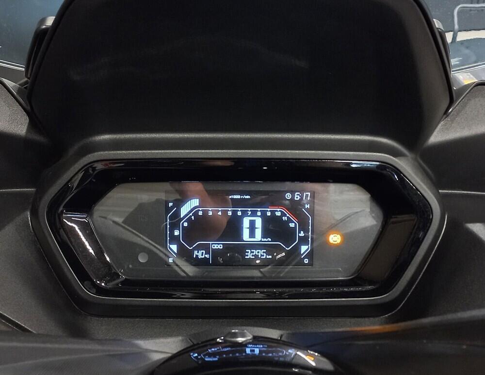 Yamaha X-Max 300 (2021 - 24) (4)