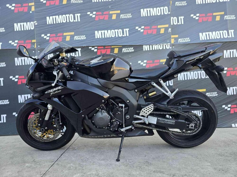 Honda CBR 1000 RR Fireblade (2006 - 07) (2)