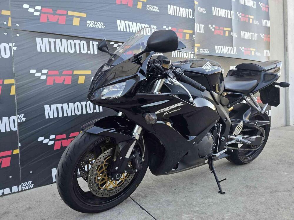 Honda CBR 1000 RR Fireblade (2006 - 07) (3)