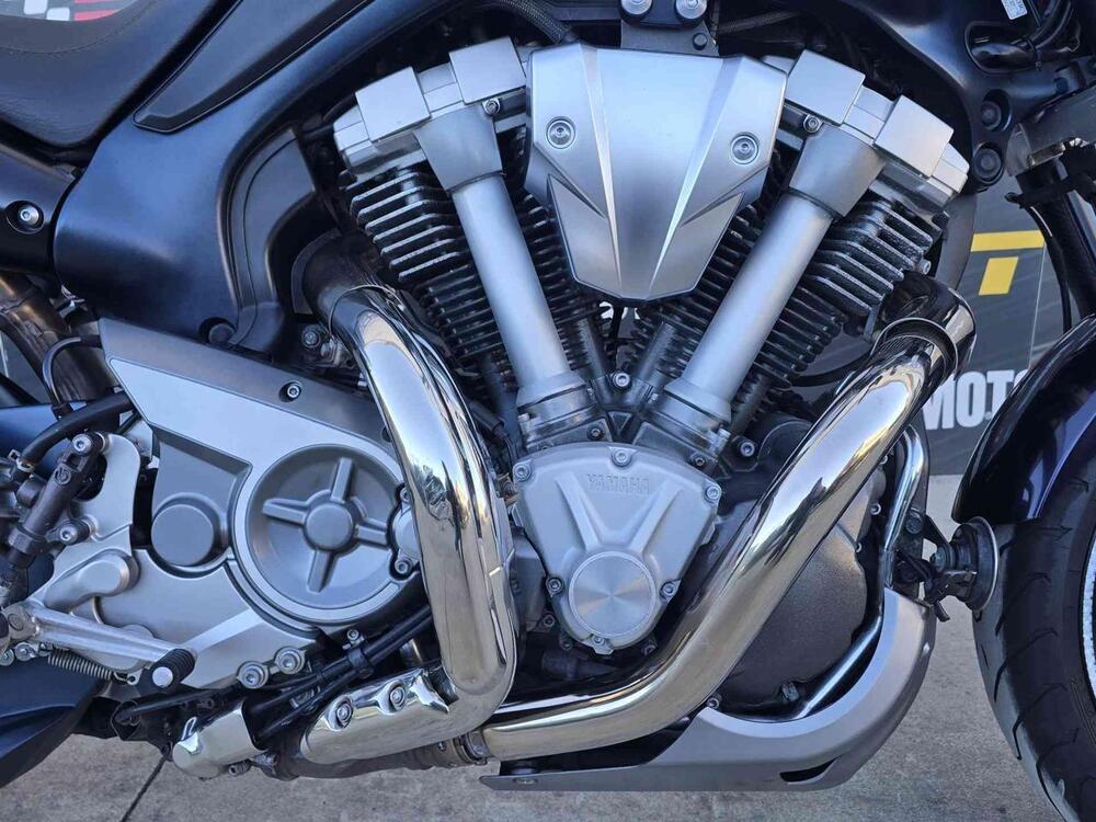 Yamaha MT-01 (2005- 11) (7)