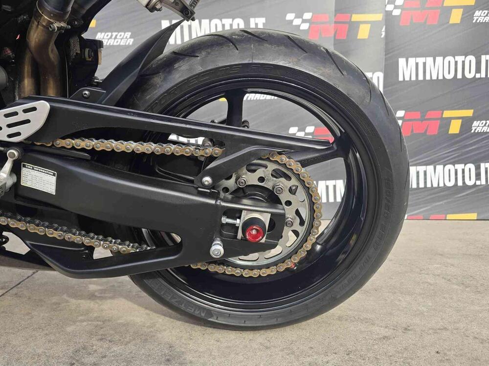 Yamaha YZF R1 (2007 - 08) (30)