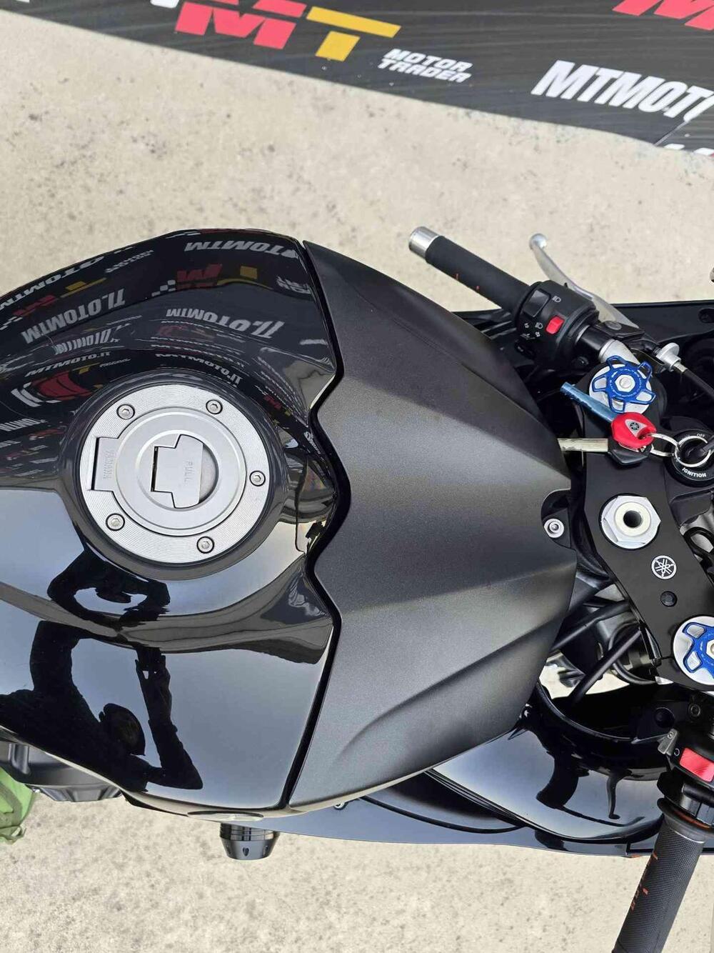 Yamaha YZF R1 (2007 - 08) (16)