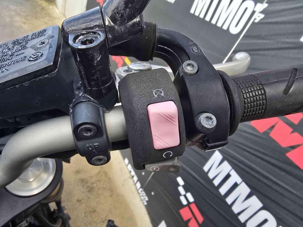 Yamaha FZ8 (2010 - 12) (17)