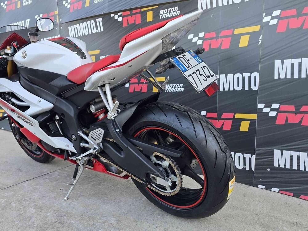 Yamaha YZF R6 (2006 - 07) (8)