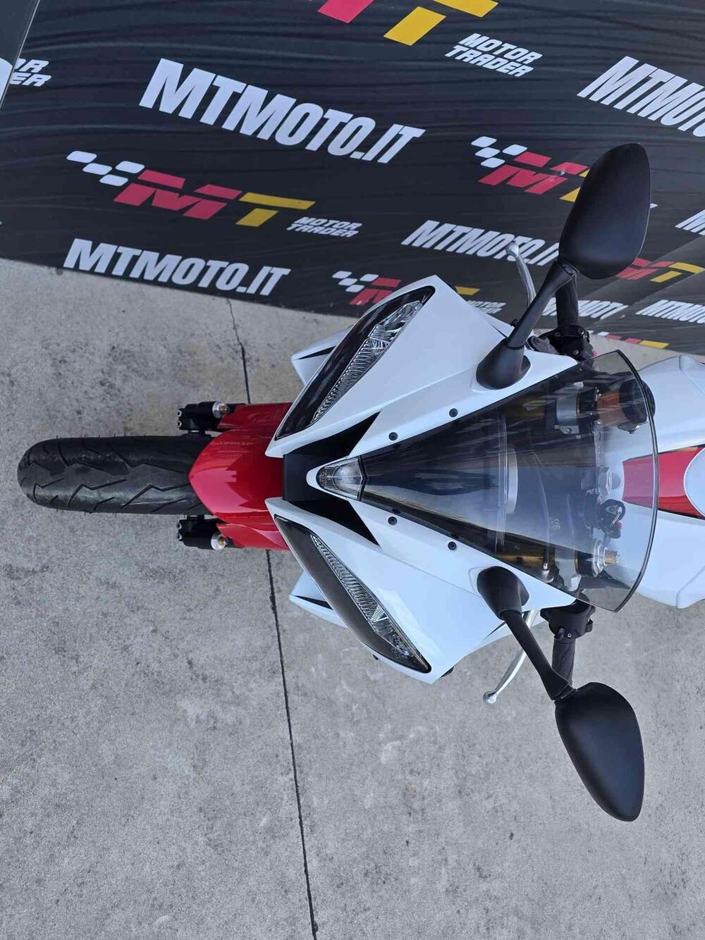 Yamaha YZF R6 (2006 - 07) (9)