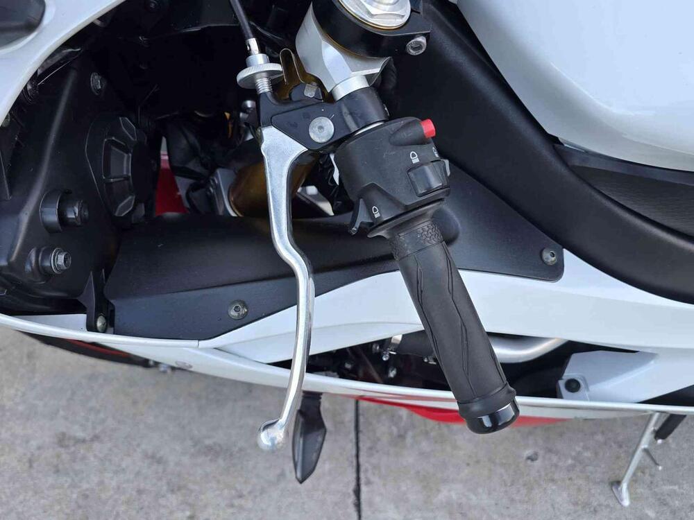 Yamaha YZF R6 (2006 - 07) (21)