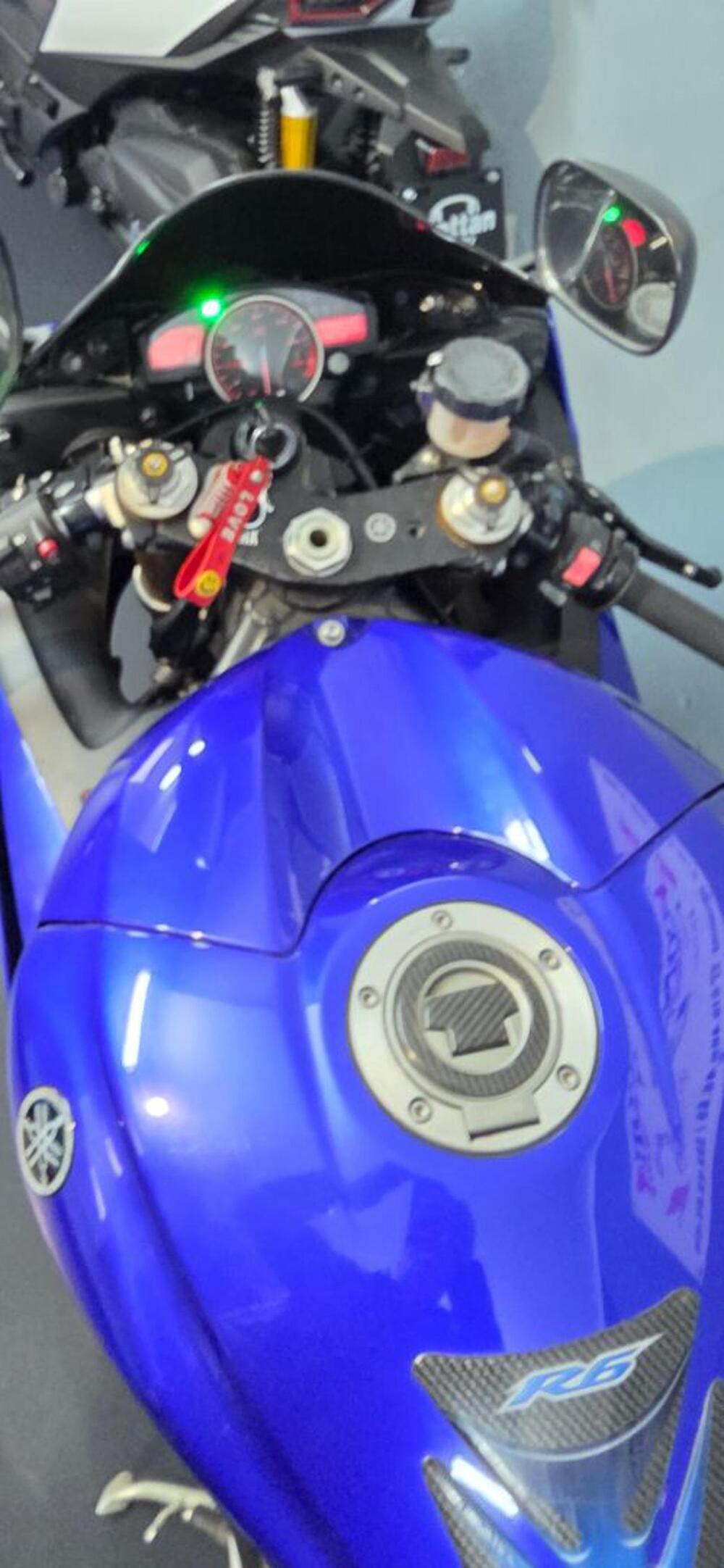 Yamaha YZF R6 (2008 - 09) (6)