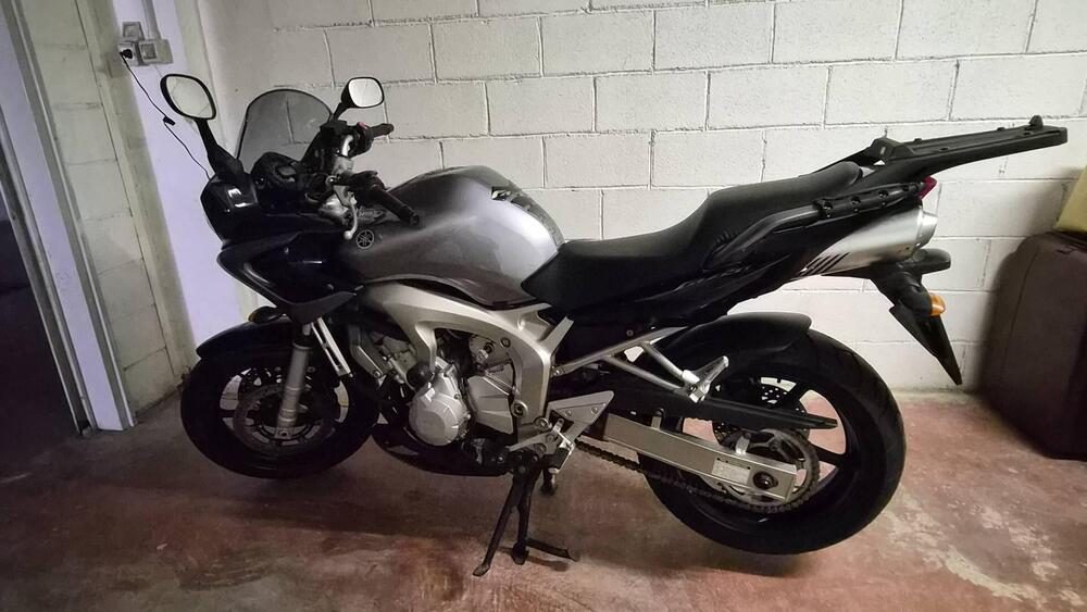 Yamaha FZ6 Fazer (2004 - 07) (2)