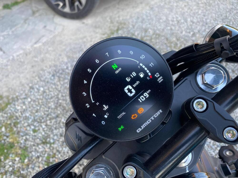 QJ Motor SRV 125 (2025 - 26) (2)