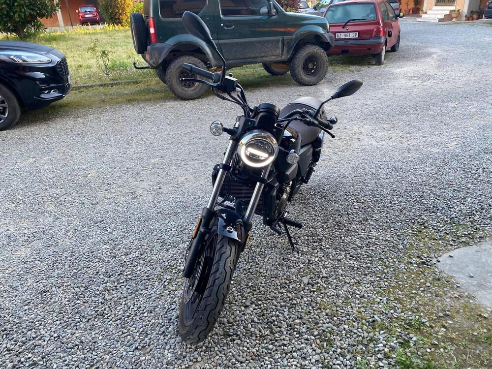 QJ Motor SRV 125 (2025 - 26) (5)