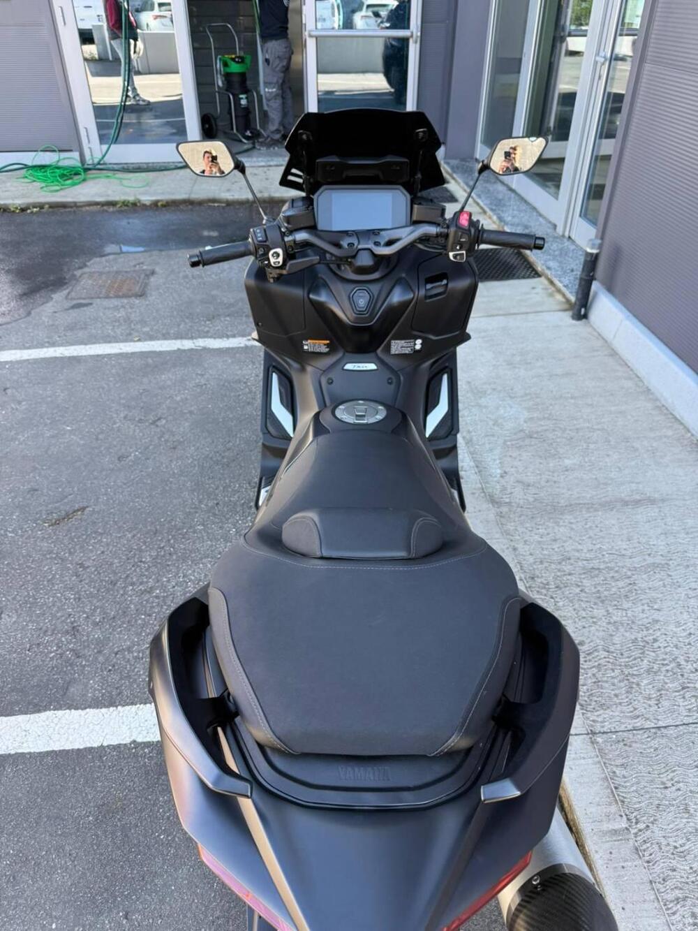 Yamaha T-Max 560 (2022 - 24) (4)