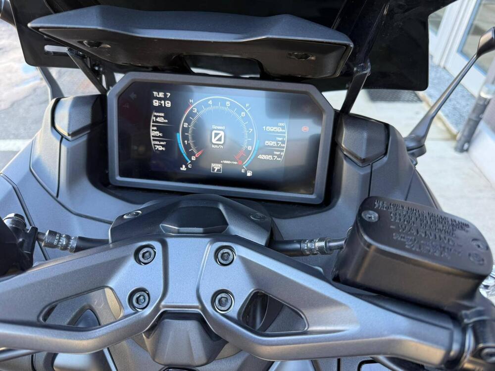 Yamaha T-Max 560 (2022 - 24) (5)