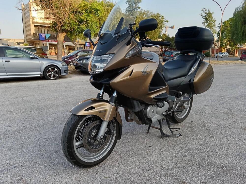 Honda Deauville 700 ABS (2)