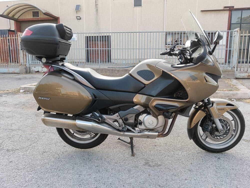 Honda Deauville 700 ABS (4)