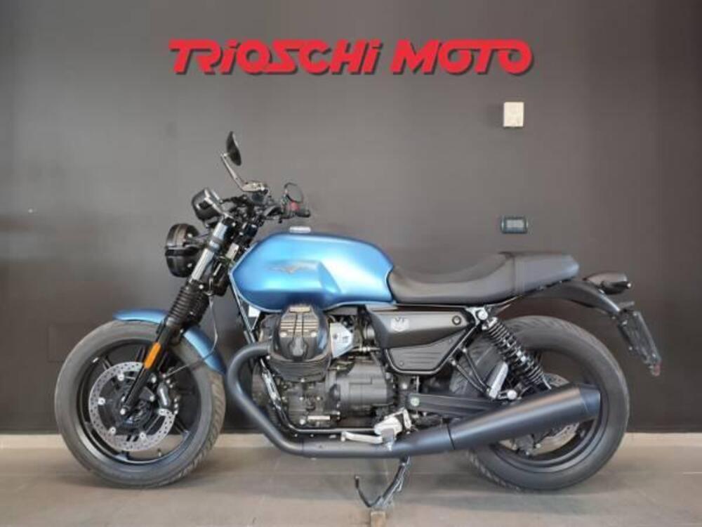 Moto Guzzi V7 Stone (2025 - 26) (2)