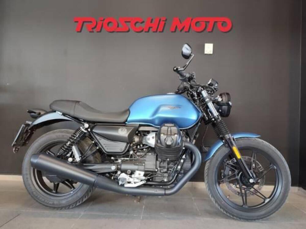 Moto Guzzi V7 Stone (2025 - 26)