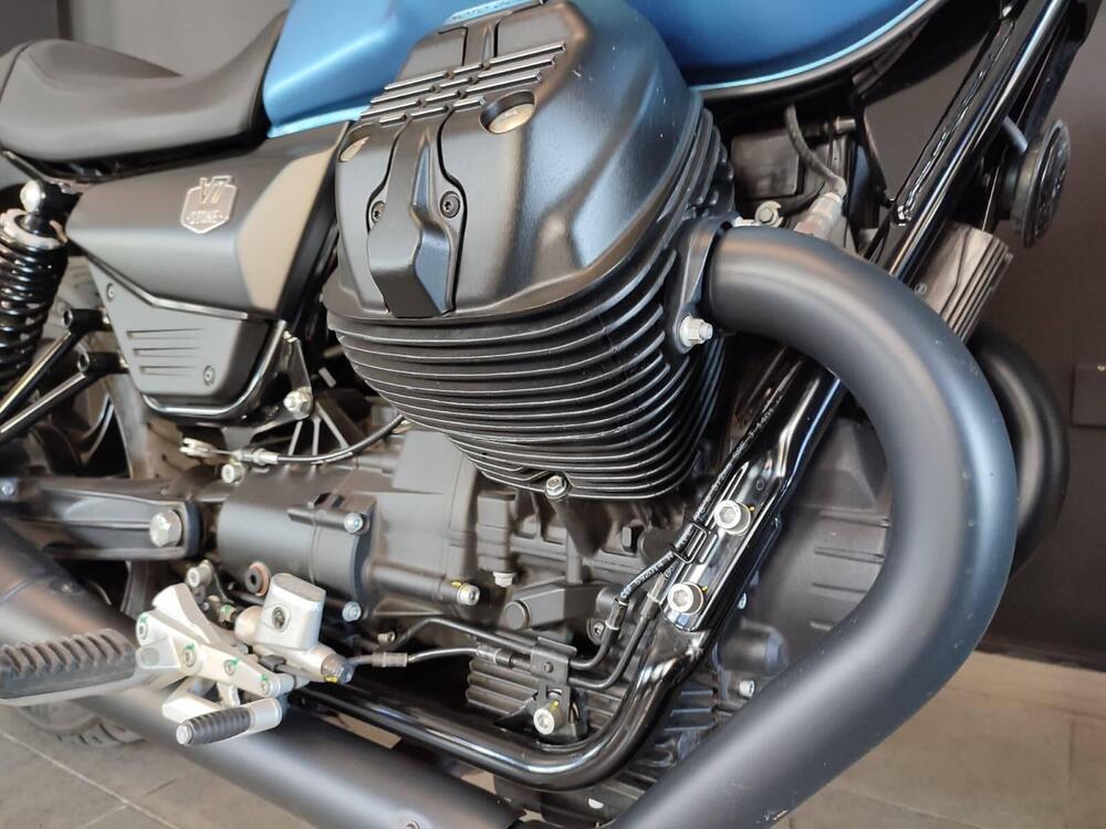 Moto Guzzi V7 Stone (2025 - 26) (3)