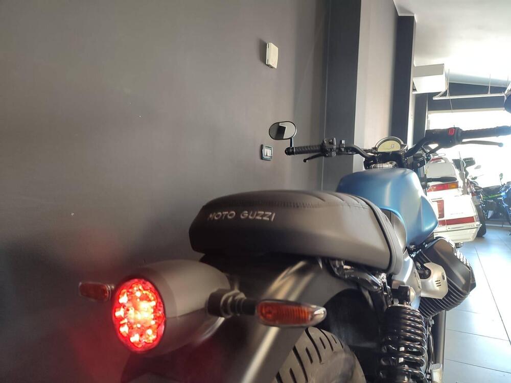 Moto Guzzi V7 Stone (2025 - 26) (7)