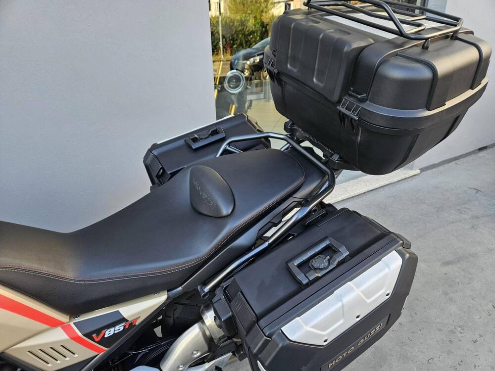 Moto Guzzi V85 TT Travel (2020) (3)