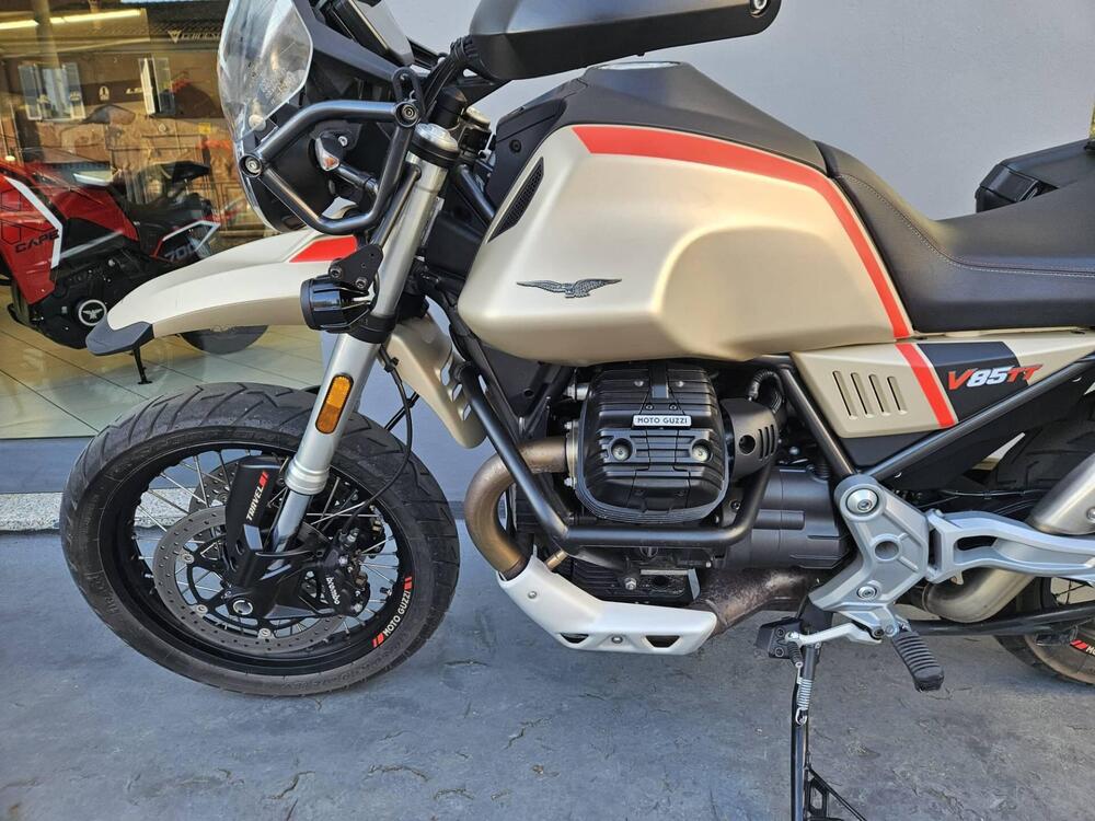 Moto Guzzi V85 TT Travel (2020) (5)