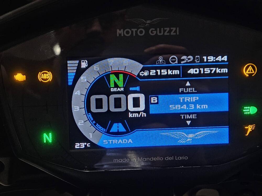 Moto Guzzi V85 TT Travel (2020) (8)