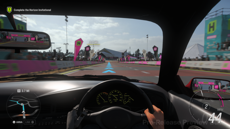 Notate la mano sinistra prostetica del nostro avatar