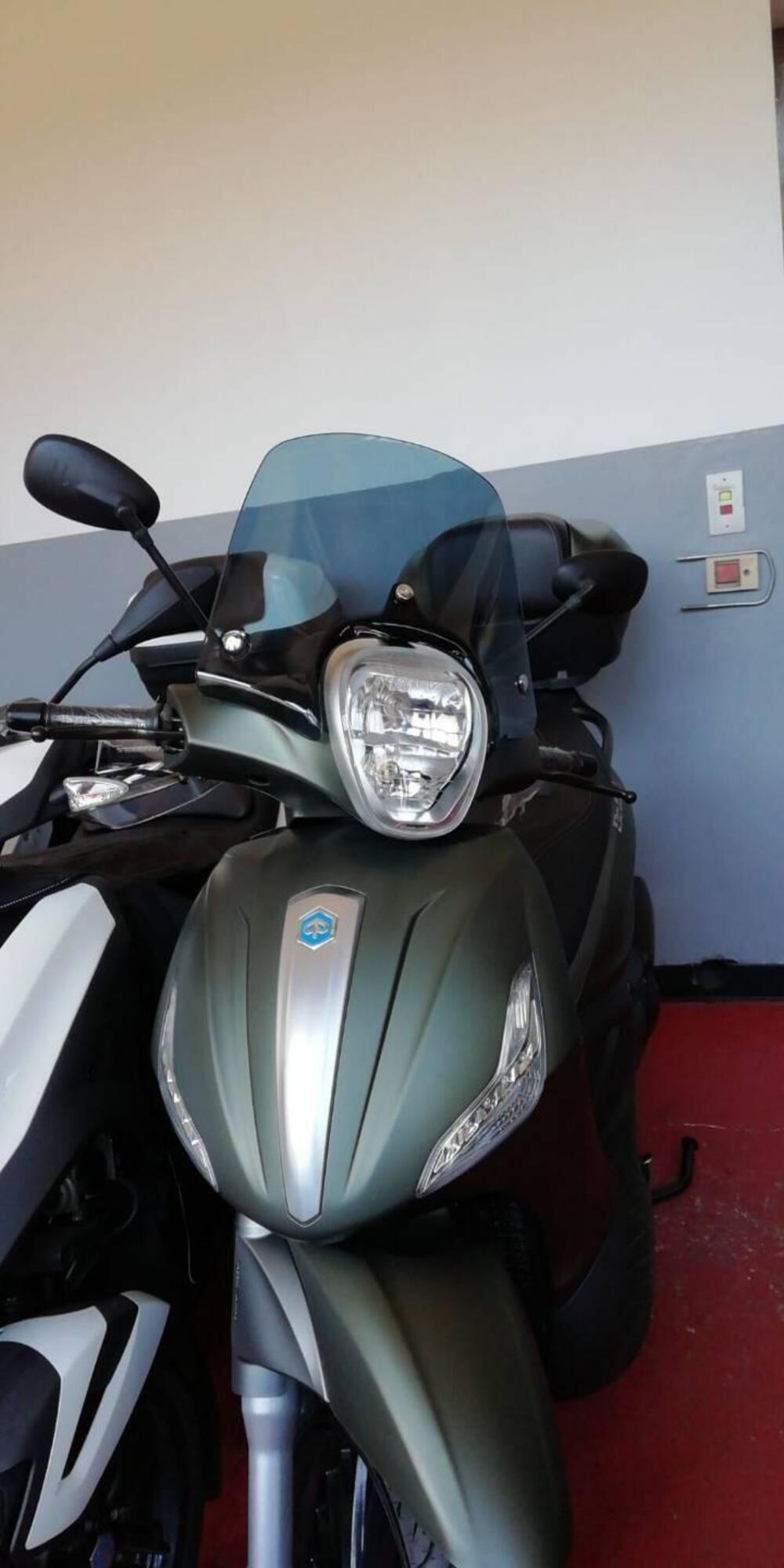 Piaggio Beverly 300 ABS-ASR (2021 - 25) (2)